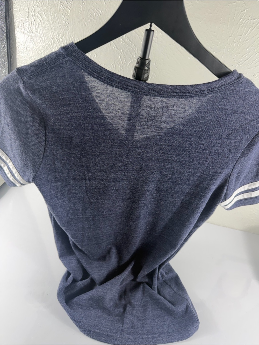 Dallas Cowboys Her Style Women’s V-Neck T-Shirt Size S Navy Blue - Picture 3 of 7